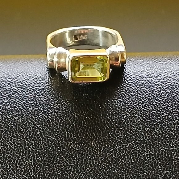 ✨️Silpada R-0713 Rectangular Cut Peridot Ring ✨️Size 6 3/4 - Picture 5 of 14